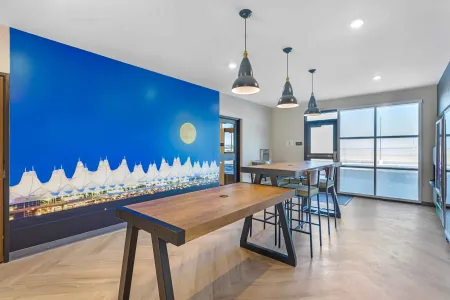 Free Grab-and-Go Breakfast