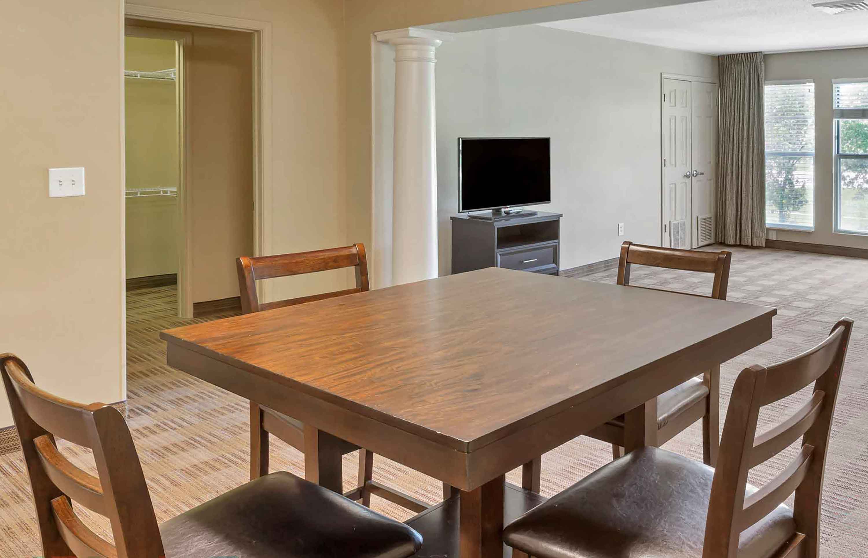 1 Bedroom Suite - 2 Queen Beds