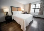 1 Bedroom Suite - 1 King Bed
