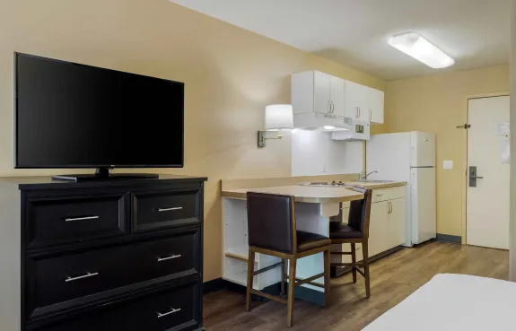 Studio Suite - 1 Queen Bed