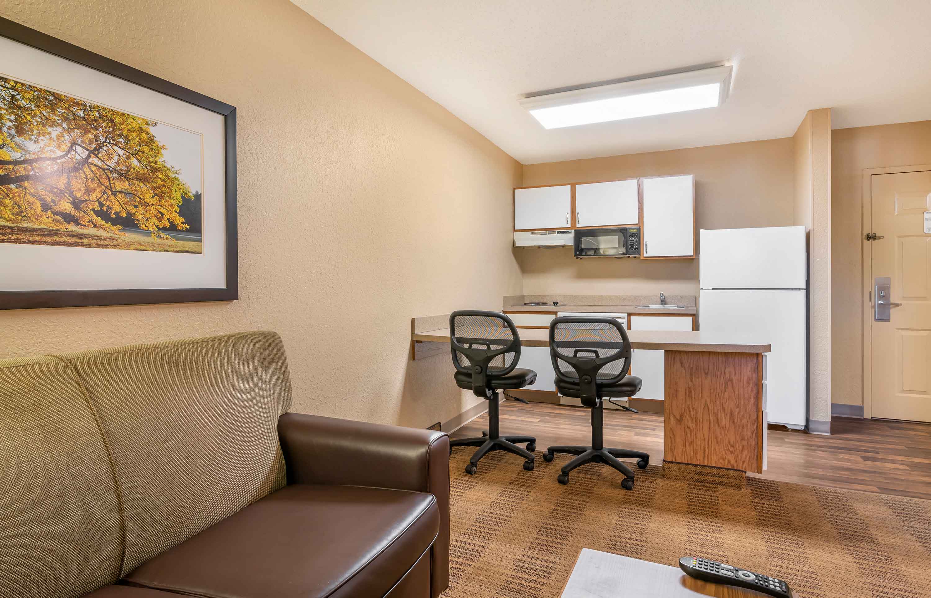 1 Bedroom Suite - 2 Full Beds