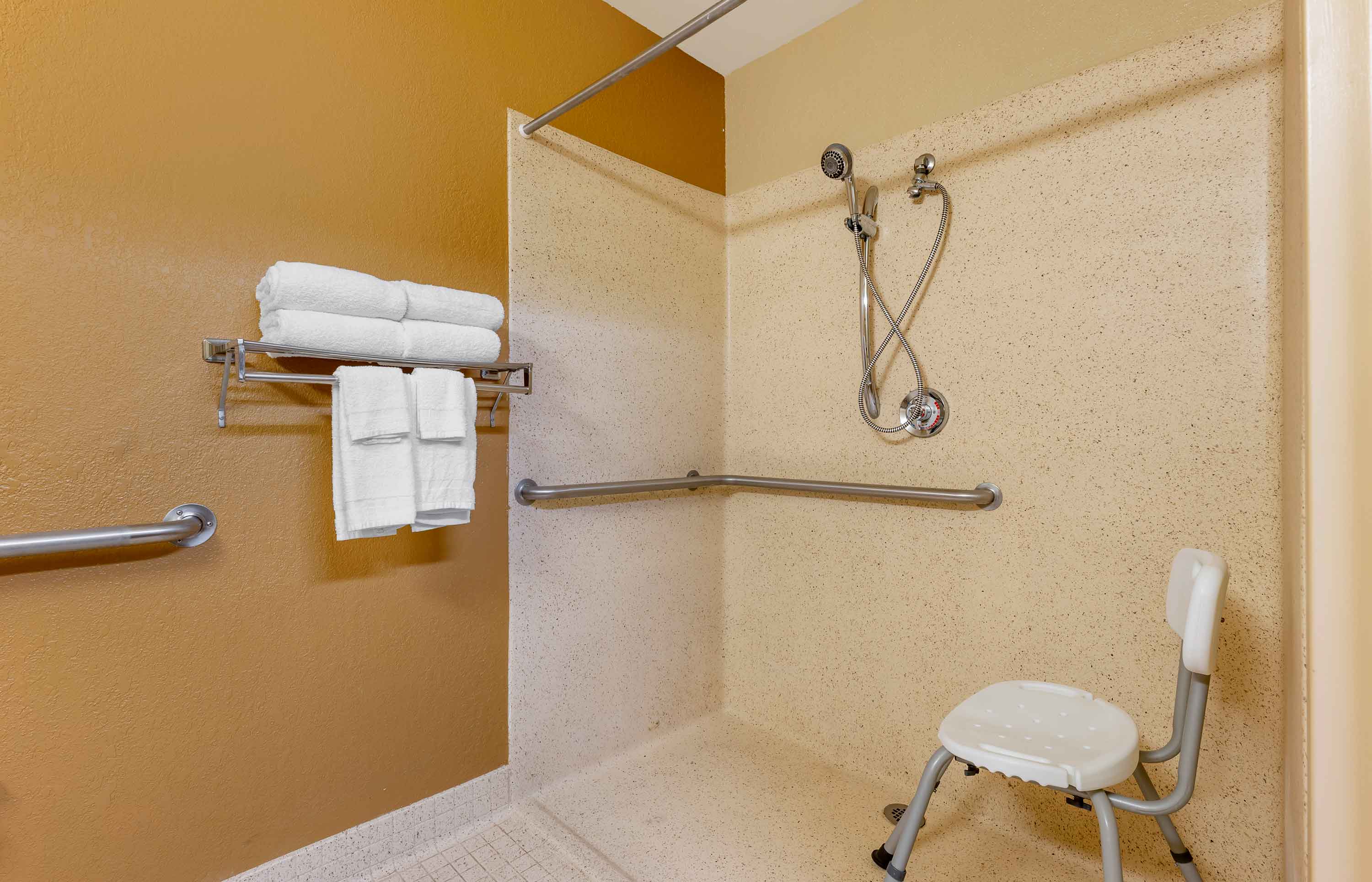 Studio Suite - 1 Queen Bed