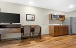 Deluxe Studio - 1 King Bed