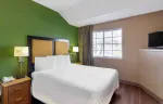 1 Bedroom Suite - 1 King Bed