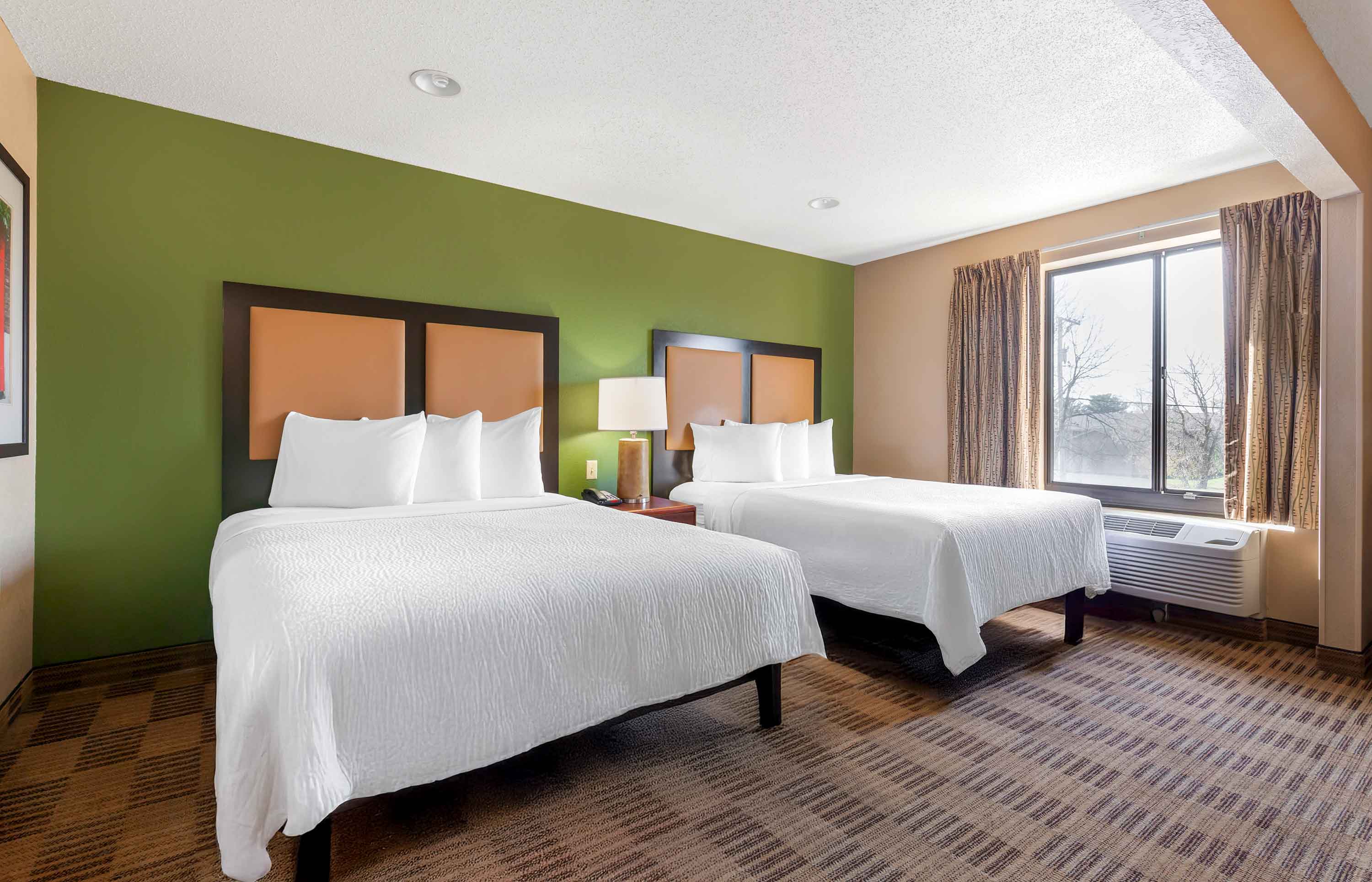 Deluxe Studio - 2 Queen Beds