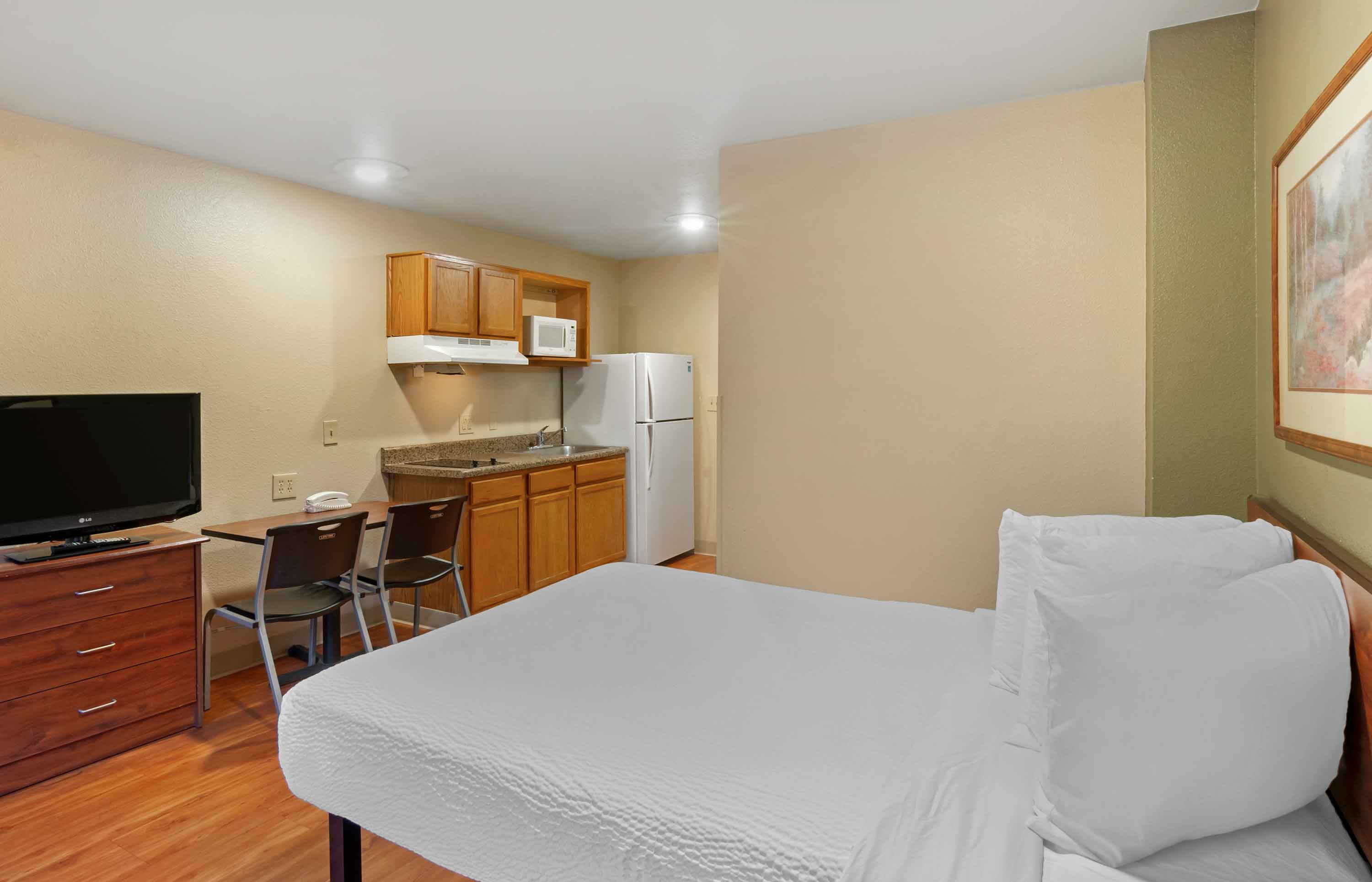 Studio Suite - 1 Full Bed